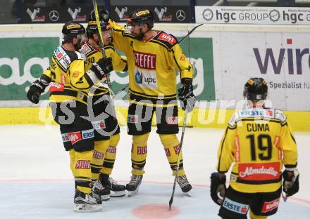 EBEL. Eishockey Bundesliga. EC VSV gegen Vienna Capitals. Torjubel Mario Fischer, MacGregor Sharp, Philippe Lakos, Tyler Cuma (Vienna Capitals). Villach, am 22.10.2017.
Foto: Kuess 


---
pressefotos, pressefotografie, kuess, qs, qspictures, sport, bild, bilder, bilddatenbank