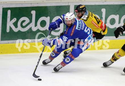 EBEL. Eishockey Bundesliga. EC VSV gegen Vienna Capitals. Andrew Sarauer,  (VSV), Jamie Fraser (Vienna Capitals). Villach, am 22.10.2017.
Foto: Kuess 


---
pressefotos, pressefotografie, kuess, qs, qspictures, sport, bild, bilder, bilddatenbank