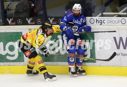 EBEL. Eishockey Bundesliga. EC VSV gegen Vienna Capitals. Nikolas Petrik, (VSV), Dominic Hackl (Vienna Capitals). Villach, am 22.10.2017.
Foto: Kuess 


---
pressefotos, pressefotografie, kuess, qs, qspictures, sport, bild, bilder, bilddatenbank