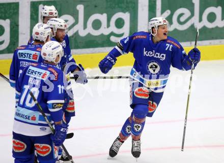 EBEL. Eishockey Bundesliga. EC VSV gegen Vienna Capitals. Torjubel Sam Antonitsch, Robert Flick, Miha Stebih, Markus Schlacher, Kyle Beach (VSV). Villach, am 22.10.2017.
Foto: Kuess 


---
pressefotos, pressefotografie, kuess, qs, qspictures, sport, bild, bilder, bilddatenbank