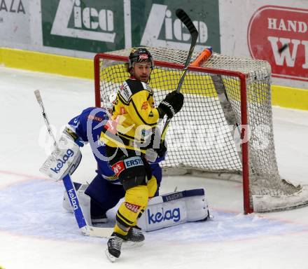 EBEL. Eishockey Bundesliga. EC VSV gegen Vienna Capitals. David Kickert, (VSV), Rafael Rotter (Vienna Capitals). Villach, am 22.10.2017.
Foto: Kuess 


---
pressefotos, pressefotografie, kuess, qs, qspictures, sport, bild, bilder, bilddatenbank