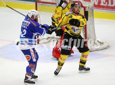 EBEL. Eishockey Bundesliga. EC VSV gegen Vienna Capitals. Nikolas Petrik, (VSV), Ryan Connor McKiernan (Vienna Capitals). Villach, am 22.10.2017.
Foto: Kuess 


---
pressefotos, pressefotografie, kuess, qs, qspictures, sport, bild, bilder, bilddatenbank
