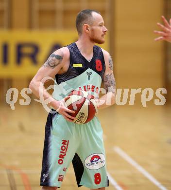 Basketball 2. Bundesliga. Grunddurchgang. 5. Runde. Villach Raiders gegen Woerthersee Piraten. Nino Gross (Villach). Villach, am 22.9.2017.
Foto: Kuess

---
pressefotos, pressefotografie, kuess, qs, qspictures, sport, bild, bilder, bilddatenbank