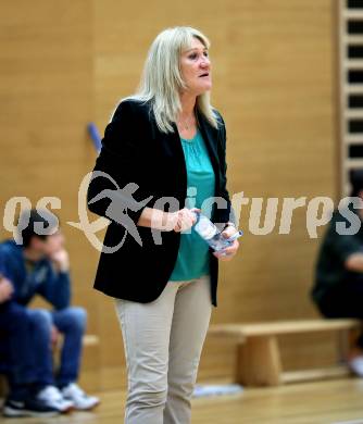 Basketball 2. Bundesliga. Grunddurchgang. 5. Runde. Villach Raiders gegen Woerthersee Piraten. Trainerin Natalia Tcherkacheva (Villach). Villach, am 22.9.2017.
Foto: Kuess

---
pressefotos, pressefotografie, kuess, qs, qspictures, sport, bild, bilder, bilddatenbank