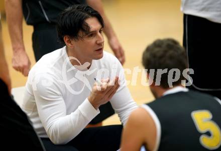 Basketball 2. Bundesliga. Grunddurchgang. 5. Runde. Villach Raiders gegen Woerthersee Piraten. Trainer Andreas Kuttnig (Woerthersee Piraten). Villach, am 22.9.2017.
Foto: Kuess

---
pressefotos, pressefotografie, kuess, qs, qspictures, sport, bild, bilder, bilddatenbank
