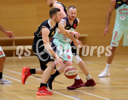 Basketball 2. Bundesliga. Grunddurchgang. 5. Runde. Villach Raiders gegen Woerthersee Piraten. Nino Gross (Villach), Kushtrim Dvorani (Woerthersee Piraten). Villach, am 22.9.2017.
Foto: Kuess

---
pressefotos, pressefotografie, kuess, qs, qspictures, sport, bild, bilder, bilddatenbank