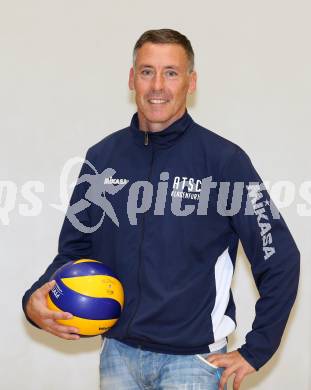 Volleyball. SG Kelag Wildcats Klagenfurt. Mannschaftsfototermin.  Helmut Voggenberger. Klagenfurt, 20.10.2017.
Foto: Kuess
---
pressefotos, pressefotografie, kuess, qs, qspictures, sport, bild, bilder, bilddatenbank