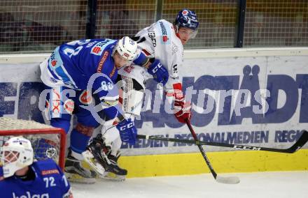 EBEL. Eishockey Bundesliga. EC VSV gegen HC TWK Innsbruck. Miha Stebih, (VSV), Clemens Paulweber (Innsbruck). Villach, am 26.10.2017.
Foto: Kuess 


---
pressefotos, pressefotografie, kuess, qs, qspictures, sport, bild, bilder, bilddatenbank