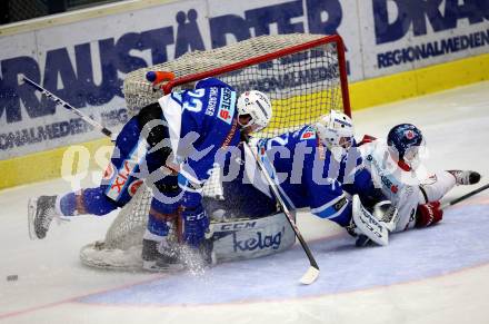 EBEL. Eishockey Bundesliga. EC VSV gegen HC TWK Innsbruck. Markus Schlacher, Lukas Herzog, (VSV), Hunter Bishop (Innsbruck). Villach, am 26.10.2017.
Foto: Kuess 


---
pressefotos, pressefotografie, kuess, qs, qspictures, sport, bild, bilder, bilddatenbank