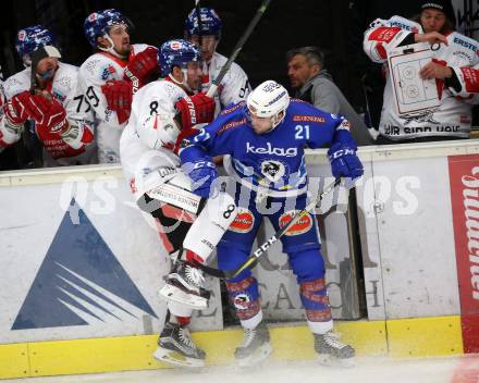 EBEL. Eishockey Bundesliga. EC VSV gegen HC TWK Innsbruck. Benjamin Petrik, (VSV), Hunter Bishop (Innsbruck). Villach, am 26.10.2017.
Foto: Kuess 


---
pressefotos, pressefotografie, kuess, qs, qspictures, sport, bild, bilder, bilddatenbank