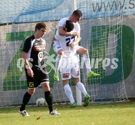 Fussball. Kaerntner Liga. SAK gegen Gmuend. Torjubel Stephan Buergler,  Zoran Vukovic (SAK). Klagenfurt, 28.10.2017.
Foto: Kuess
---
pressefotos, pressefotografie, kuess, qs, qspictures, sport, bild, bilder, bilddatenbank