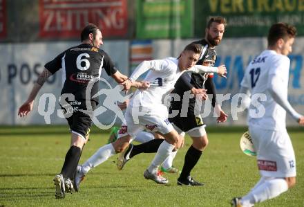 Fussball. Kaerntner Liga. SAK gegen Gmuend. Jurinic Andrej (SAK), Philipp Platzer, Udo Gasser (Gmuend). Klagenfurt, 28.10.2017.
Foto: Kuess
---
pressefotos, pressefotografie, kuess, qs, qspictures, sport, bild, bilder, bilddatenbank