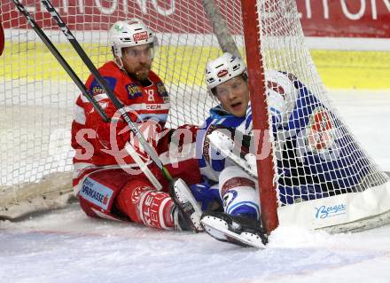EBEL. Eishockey Bundesliga. KAC gegen 	VSV. Martin Schumnig, (KAC), Robert Flick (VSV). Klagenfurt, am 29.10.2017.
Foto: Kuess

---
pressefotos, pressefotografie, kuess, qs, qspictures, sport, bild, bilder, bilddatenbank