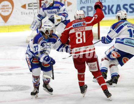 EBEL. Eishockey Bundesliga. KAC gegen 	VSV. Marco Richter,  (KAC), Samuel Labrecque (VSV). Klagenfurt, am 29.10.2017.
Foto: Kuess

---
pressefotos, pressefotografie, kuess, qs, qspictures, sport, bild, bilder, bilddatenbank