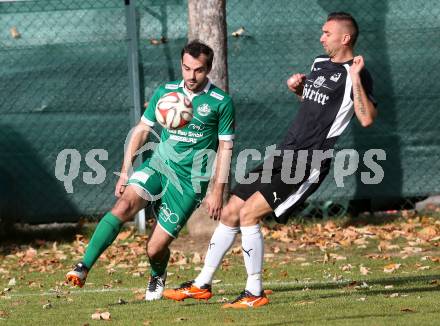 Fussball 1. KLasse C. Donau gegen Oberes Metnitztal. Alexander Percher,  (Donau), Danijel Vukaljovic (Metnitztal). Klagenfurt, am 29.10.2017.
Foto: Kuess
---
pressefotos, pressefotografie, kuess, qs, qspictures, sport, bild, bilder, bilddatenbank