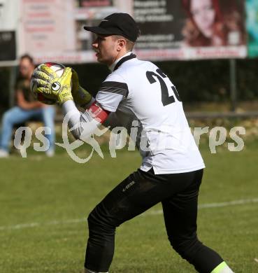 Fussball 1. KLasse C. Donau gegen Oberes Metnitztal. Raphael Thun Hohenstein (Donau). Klagenfurt, am 29.10.2017.
Foto: Kuess
---
pressefotos, pressefotografie, kuess, qs, qspictures, sport, bild, bilder, bilddatenbank