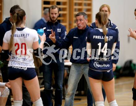Volleyball Bundesliga. Frauen. SG Klagenfurt gegen Linz Steg. Trainer Helmut Voggenberger (SG Klagenfurt). Klagenfurt, am 4.11.2017.
Foto: Kuess
---
pressefotos, pressefotografie, kuess, qs, qspictures, sport, bild, bilder, bilddatenbank