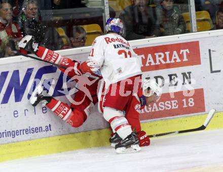 EBEL. Eishockey Bundesliga. KAC gegen 	EC Red Bull Salzburg. Jamie Lundmark, (KAC), Bobby Raymond (Salzburg). Klagenfurt, am 5.11.2017.
Foto: Kuess

---
pressefotos, pressefotografie, kuess, qs, qspictures, sport, bild, bilder, bilddatenbank