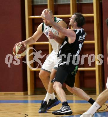 Basketball 2. Bundesliga. Grunddurchgang. 7. Runde. KOS Celovec gegen Jennersdorf Blackbirds. Vjeran Soldo (KOS Celovec), Wolfgang Traeger (Jennersdorf Blackbirds). Klagenfurt, am 4.11.2017.
Foto: Kuess
---
pressefotos, pressefotografie, kuess, qs, qspictures, sport, bild, bilder, bilddatenbank