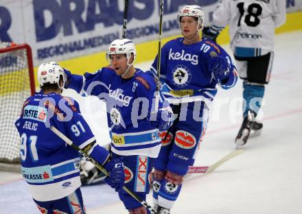 EBEL. Eishockey Bundesliga. EC VSV gegen EHC Liwest Black Wings Linz. Torjubel Jordan Hickmott, Robert Flick, Miha Verlic (VSV). Villach, am 5.11.2017.
Foto: Kuess 


---
pressefotos, pressefotografie, kuess, qs, qspictures, sport, bild, bilder, bilddatenbank