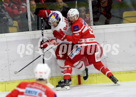 EBEL. Eishockey Bundesliga. KAC gegen 	EC Red Bull Salzburg. Marco Richter, (KAC), Layne Viveiros  (Salzburg). Klagenfurt, am 5.11.2017.
Foto: Kuess

---
pressefotos, pressefotografie, kuess, qs, qspictures, sport, bild, bilder, bilddatenbank