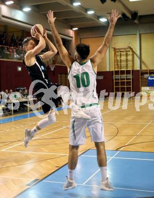 Basketball 2. Bundesliga. Grunddurchgang. 7. Runde. KOS Celovec gegen Jennersdorf Blackbirds. Marin Sliskovic (KOS Celovec), Philipp Horvath (Jennersdorf Blackbirds). Klagenfurt, am 4.11.2017.
Foto: Kuess
---
pressefotos, pressefotografie, kuess, qs, qspictures, sport, bild, bilder, bilddatenbank