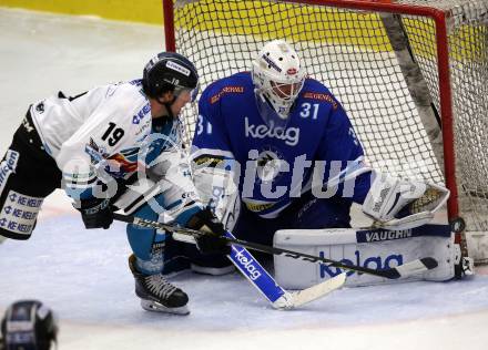 EBEL. Eishockey Bundesliga. EC VSV gegen EHC Liwest Black Wings Linz. David Kickert (VSV), Joel Broda (Linz). Villach, am 5.11.2017.
Foto: Kuess 


---
pressefotos, pressefotografie, kuess, qs, qspictures, sport, bild, bilder, bilddatenbank