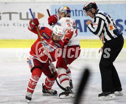 EBEL. Eishockey Bundesliga. KAC gegen 	EC Red Bull Salzburg. Thomas Koch, (KAC), Alexander Rauchenwald (Salzburg). Klagenfurt, am 5.11.2017.
Foto: Kuess

---
pressefotos, pressefotografie, kuess, qs, qspictures, sport, bild, bilder, bilddatenbank