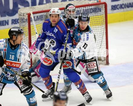 EBEL. Eishockey Bundesliga. EC VSV gegen EHC Liwest Black Wings Linz. Patrick Platzer (VSV), Gerd Kragl  (Linz). Villach, am 5.11.2017.
Foto: Kuess 


---
pressefotos, pressefotografie, kuess, qs, qspictures, sport, bild, bilder, bilddatenbank