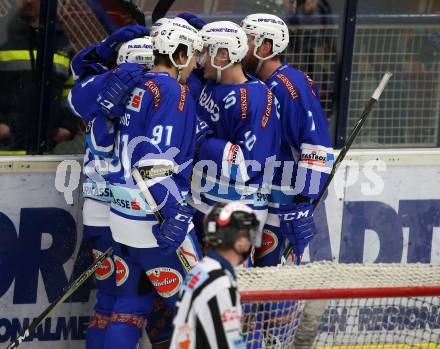 EBEL. Eishockey Bundesliga. EC VSV gegen EHC Liwest Black Wings Linz. Torjubel Nico Brunner, Jordan Hickmott, Robert Flick, Dave Shields (VSV). Villach, am 5.11.2017.
Foto: Kuess 


---
pressefotos, pressefotografie, kuess, qs, qspictures, sport, bild, bilder, bilddatenbank