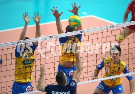 Volleyball Champions League. SK Posojilnica Aich/Dob gegen Fenerbahce Sports Club Istanbul (TUR).  Kasper Vuorinen, Michal Hruska, Michal Petras (Aich/Dob). Klagenfurt, am 8.11.2017.
Foto: Kuess
---
pressefotos, pressefotografie, kuess, qs, qspictures, sport, bild, bilder, bilddatenbank