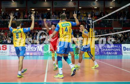 Volleyball Champions League. SK Posojilnica Aich/Dob gegen Fenerbahce Sports Club Istanbul (TUR). Jubel (Aich/Dob). Klagenfurt, am 8.11.2017.
Foto: Kuess
---
pressefotos, pressefotografie, kuess, qs, qspictures, sport, bild, bilder, bilddatenbank