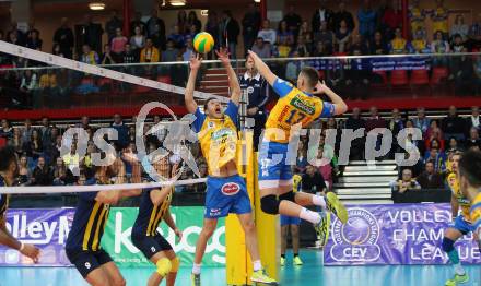 Volleyball Champions League. SK Posojilnica Aich/Dob gegen Fenerbahce Sports Club Istanbul (TUR). Kasper Vuorinen, Mario Koncilja (Aich/Dob). Klagenfurt, am 8.11.2017.
Foto: Kuess
---
pressefotos, pressefotografie, kuess, qs, qspictures, sport, bild, bilder, bilddatenbank