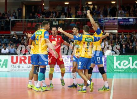 Volleyball Champions League. SK Posojilnica Aich/Dob gegen Fenerbahce Sports Club Istanbul (TUR). Jubel (Aich/Dob). Klagenfurt, am 8.11.2017.
Foto: Kuess
---
pressefotos, pressefotografie, kuess, qs, qspictures, sport, bild, bilder, bilddatenbank