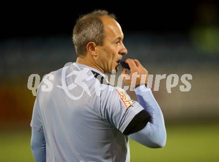 Fussball Kaerntner Liga. Feldkirchen gegen ATSV Wolfsberg. Schiedsrichter Thomas Christian Schmautz. Feldkirchen, am 3.11.2017.
Foto: Kuess
---
pressefotos, pressefotografie, kuess, qs, qspictures, sport, bild, bilder, bilddatenbank