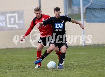 Fussball. Kaerntner Liga. Bleiburg gegen Maria Saal. Adnan Besic (Bleiburg), Kevin Puschl Schliefnig (Maria Saal). Bleiburg, 4.11.2017.
Foto: Kuess
---
pressefotos, pressefotografie, kuess, qs, qspictures, sport, bild, bilder, bilddatenbank