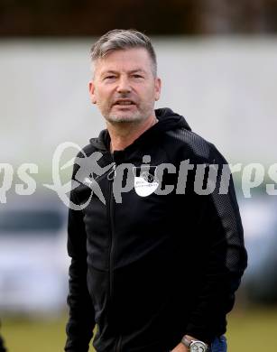 Fussball. 1. Klasse B. Ledenitzen gegen Maria Gail. Trainer Herbert Rautnig (Ledenitzen). Ledenitzen, 5.11.2017.
Foto: Kuess
---
pressefotos, pressefotografie, kuess, qs, qspictures, sport, bild, bilder, bilddatenbank