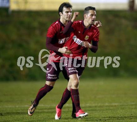 Fussball Kaerntner Liga. Feldkirchen gegen ATSV Wolfsberg.  Torjubel Patrick Pfennich, Andre Vinicius Marques (Wolfsberg). Feldkirchen, am 3.11.2017.
Foto: Kuess
---
pressefotos, pressefotografie, kuess, qs, qspictures, sport, bild, bilder, bilddatenbank