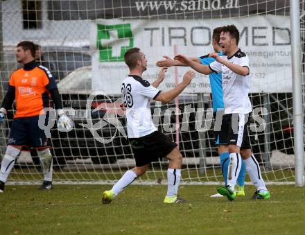 Fussball. 1. Klasse B. Ledenitzen gegen Maria Gail. Torjubel Silvio Schleicher, Timotheus Zankl (Ledenitzen). Ledenitzen, 5.11.2017.
Foto: Kuess
---
pressefotos, pressefotografie, kuess, qs, qspictures, sport, bild, bilder, bilddatenbank