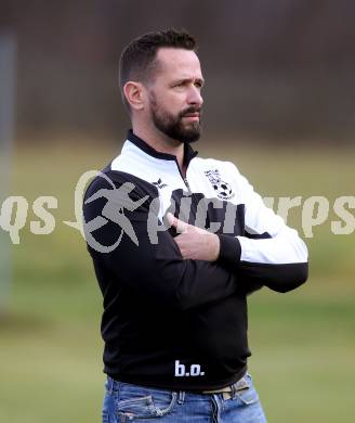 Fussball. 1. Klasse B. Ledenitzen gegen Maria Gail. Trainer Bernd Johann Opriessnig (Maria Gail). Ledenitzen, 5.11.2017.
Foto: Kuess
---
pressefotos, pressefotografie, kuess, qs, qspictures, sport, bild, bilder, bilddatenbank