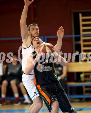 Basketball 2. Bundesliga. Grunddurchgang. 8. Runde. Woerthersee Piraten gegen Basket Flames. Maximilian Kunovjanek (Woerthersee Piraten), Vladimir Gavranic (Basket Flames). Klagenfurt, am 11.11.2017.
Foto: Kuess
---
pressefotos, pressefotografie, kuess, qs, qspictures, sport, bild, bilder, bilddatenbank