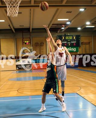 Basketball 2. Bundesliga. Grunddurchgang. 8. Runde. Woerthersee Piraten gegen Basket Flames. Ian Moschik (Woerthersee Piraten), Joshua Rohrboeck  (Basket Flames). Klagenfurt, am 11.11.2017.
Foto: Kuess
---
pressefotos, pressefotografie, kuess, qs, qspictures, sport, bild, bilder, bilddatenbank