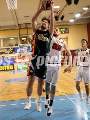 Basketball 2. Bundesliga. Grunddurchgang. 8. Runde. Woerthersee Piraten gegen Basket Flames. Ian Moschik (Woerthersee Piraten), Joshua Rohrboeck (Basket Flames). Klagenfurt, am 11.11.2017.
Foto: Kuess
---
pressefotos, pressefotografie, kuess, qs, qspictures, sport, bild, bilder, bilddatenbank