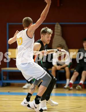 Basketball 2. Bundesliga. Grunddurchgang. 8. Runde. Woerthersee Piraten gegen Basket Flames. Ian Moschik (Woerthersee Piraten), Maximilian Huebner (Basket Flames). Klagenfurt, am 11.11.2017.
Foto: Kuess
---
pressefotos, pressefotografie, kuess, qs, qspictures, sport, bild, bilder, bilddatenbank