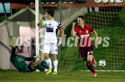 Fussball Kaerntner Liga. Feldkirchen gegen ATSV Wolfsberg.  Torjubel Patrick Pfennich (Wolfsberg). Feldkirchen, am 3.11.2017.
Foto: Kuess
---
pressefotos, pressefotografie, kuess, qs, qspictures, sport, bild, bilder, bilddatenbank