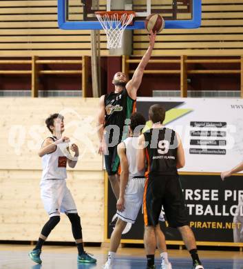 Basketball 2. Bundesliga. Grunddurchgang. 8. Runde. Woerthersee Piraten gegen Basket Flames. Maximmilian Sickl (Woerthersee Piraten), Tobias Stadelmann (Basket Flames). Klagenfurt, am 11.11.2017.
Foto: Kuess
---
pressefotos, pressefotografie, kuess, qs, qspictures, sport, bild, bilder, bilddatenbank