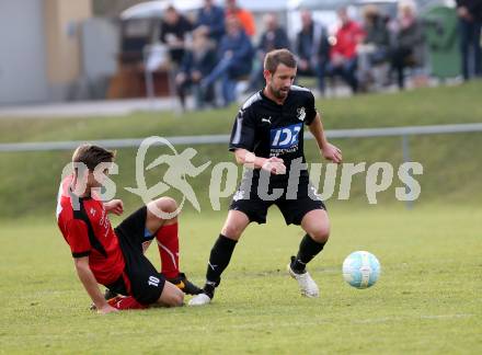 Fussball. Kaerntner Liga. Bleiburg gegen Maria Saal. Patrick Paul Oswaldi (Bleiburg), Johannes Georg Zebedin (Maria Saal). Bleiburg, 4.11.2017.
Foto: Kuess
---
pressefotos, pressefotografie, kuess, qs, qspictures, sport, bild, bilder, bilddatenbank