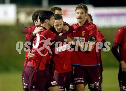 Fussball Kaerntner Liga. Feldkirchen gegen ATSV Wolfsberg.  Torjubel Patrick Pfennich,  (Wolfsberg). Feldkirchen, am 3.11.2017.
Foto: Kuess
---
pressefotos, pressefotografie, kuess, qs, qspictures, sport, bild, bilder, bilddatenbank