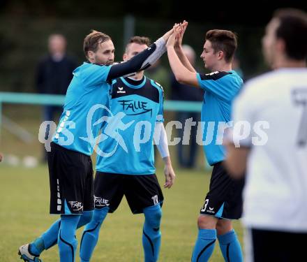 Fussball. 1. Klasse B. Ledenitzen gegen Maria Gail. Torjubel Philipp Christian Stotz  (Maria Gail). Ledenitzen, 5.11.2017.
Foto: Kuess
---
pressefotos, pressefotografie, kuess, qs, qspictures, sport, bild, bilder, bilddatenbank