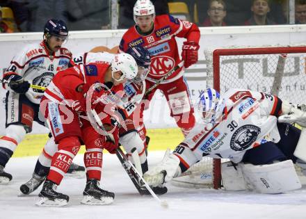 EBEL. Eishockey Bundesliga. KAC gegen 	KHL Medvescak Zagreb. Marco Richter (KAC), Kevin Poulin (Zagreb). Klagenfurt, am 15.11.2017.
Foto: Kuess

---
pressefotos, pressefotografie, kuess, qs, qspictures, sport, bild, bilder, bilddatenbank